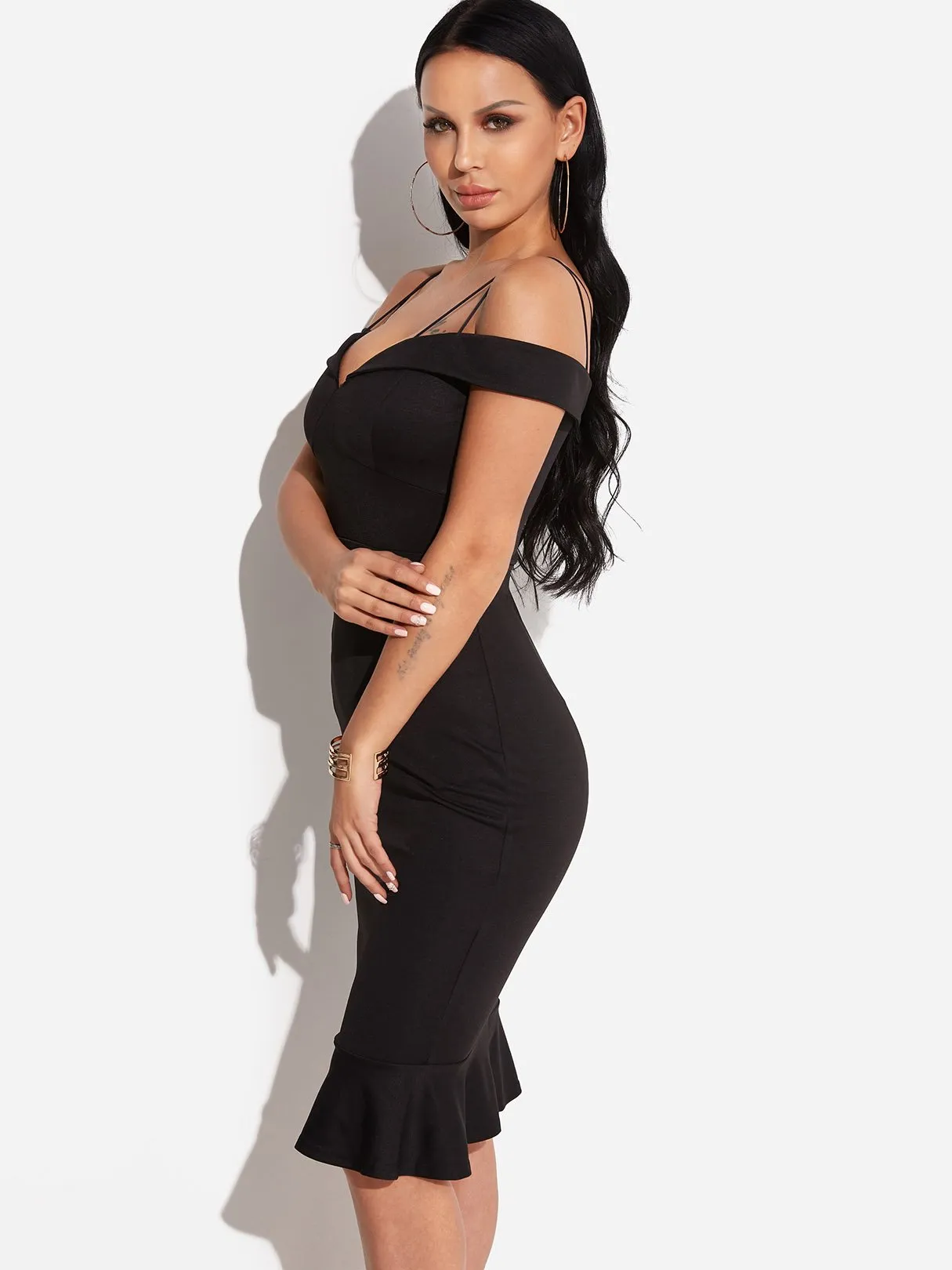 Wholesale Black V-Neck Cold Shoulder Sleeveless Plain Midi Dresses